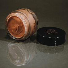 Load image into Gallery viewer, Solari bronzing body butter with Bioglitter® particles and tanning activator
